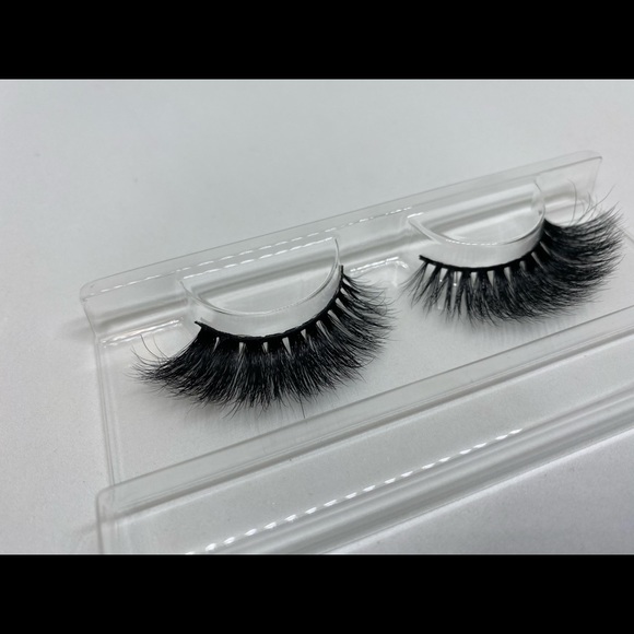 Luxury Mink Lashes - Picture 9 of 10